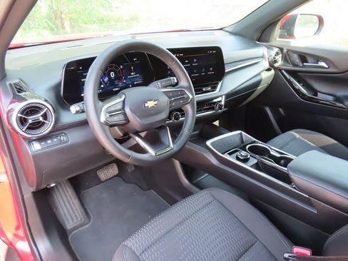 Certified 2026 Chevrolet Equinox LT AWD/4WD image 4