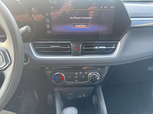 Used 2025 Chevrolet TrailBlazer LT FWD image 17