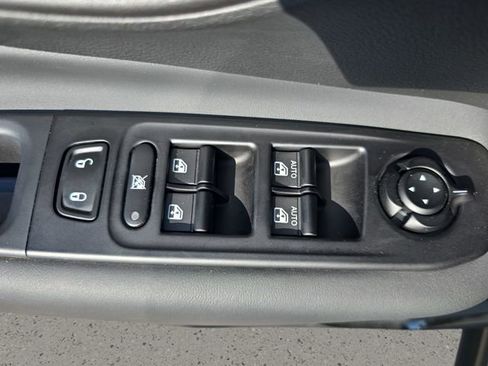 Used 2023 Jeep Renegade Altitude w/ Convenience Group I AWD/4WD image 28