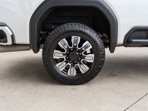 Used 2024 GMC Sierra 3500 Denali w/ Technology Package image 38