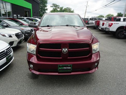 Used 2019 RAM 1500 Express w/ Express Value Package AWD/4WD image 3