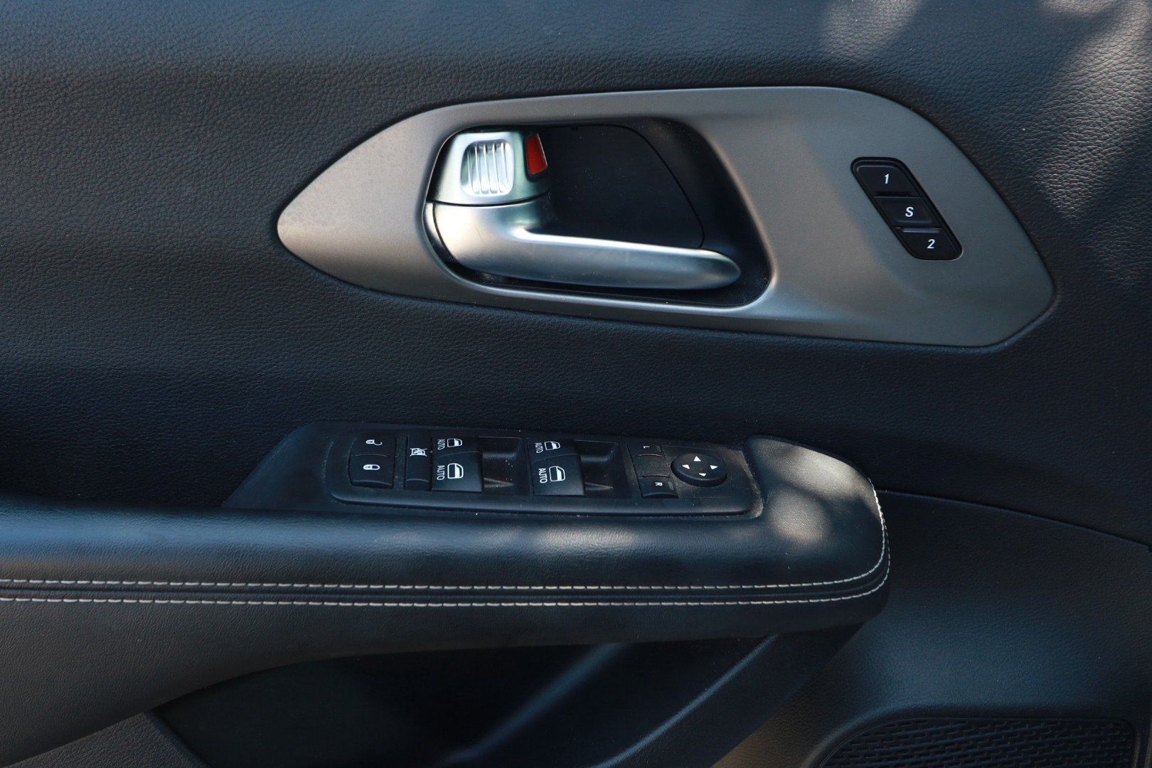 Used 2025 Chrysler Pacifica Select FWD image 21