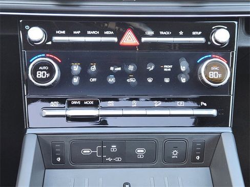 Certified 2025 Hyundai Santa Fe Calligraphy image 15