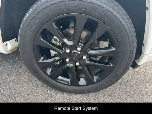 Used 2017 Jeep Grand Cherokee Altitude RWD image 35