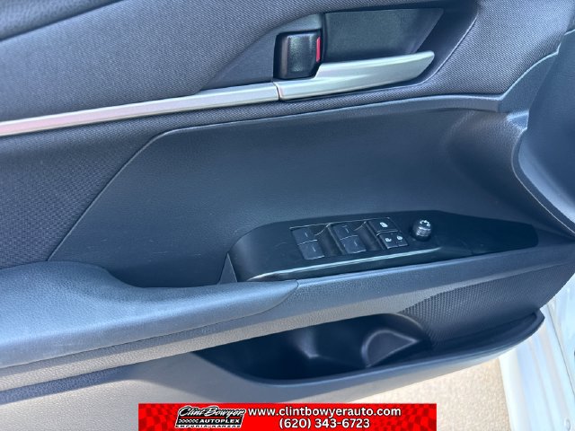 Used 2025 Toyota Camry LE FWD image 12