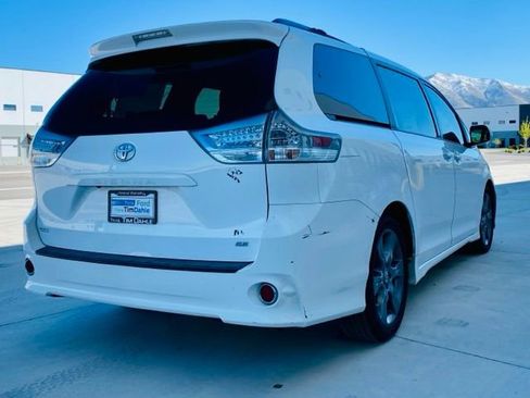 Used 2015 Toyota Sienna SE w/ SE Preferred Package image 5