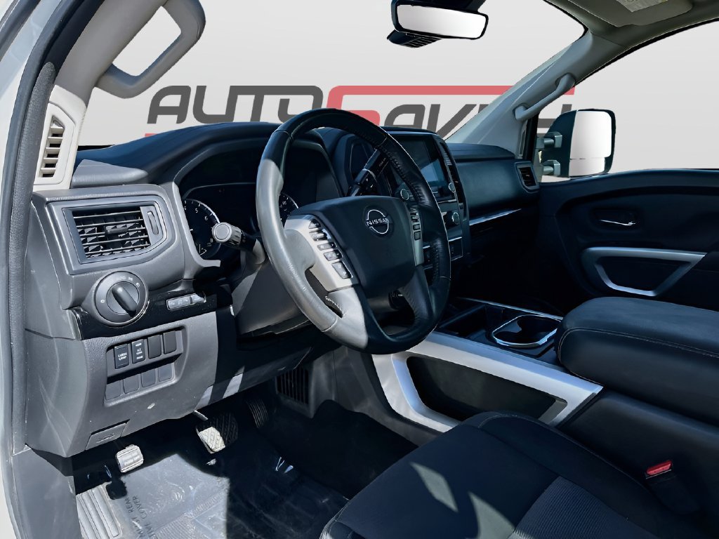 Used 2024 Nissan Titan SV w/ SV Convenience Package AWD/4WD image 9