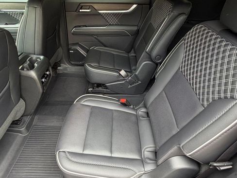 Used 2024 GMC Acadia Denali w/ Super Cruise Package AWD/4WD image 32