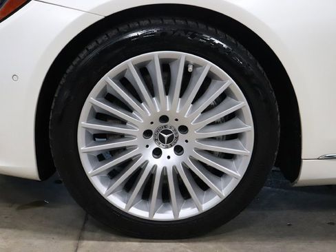 Used 2019 Mercedes-Benz S 560 4MATIC Sedan image 38