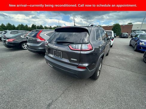 Used 2019 Jeep Cherokee Latitude Plus w/ Comfort/Convenience Group AWD/4WD image 5
