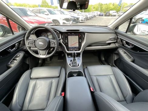 Used 2025 Subaru Outback Touring AWD/4WD image 9