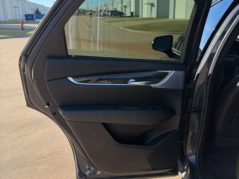 Used 2021 Cadillac XT5 Premium Luxury w/ LPO, Floor Liner Package image 39