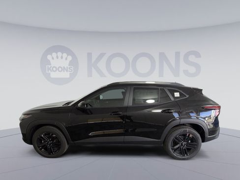 New 2026 Chevrolet Trax ACTIV w/ Sunroof Package image 2