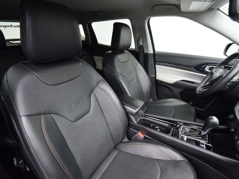 Used 2019 Jeep Compass Latitude FWD image 16