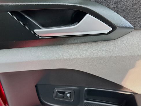 Used 2022 Volkswagen Taos SE image 30