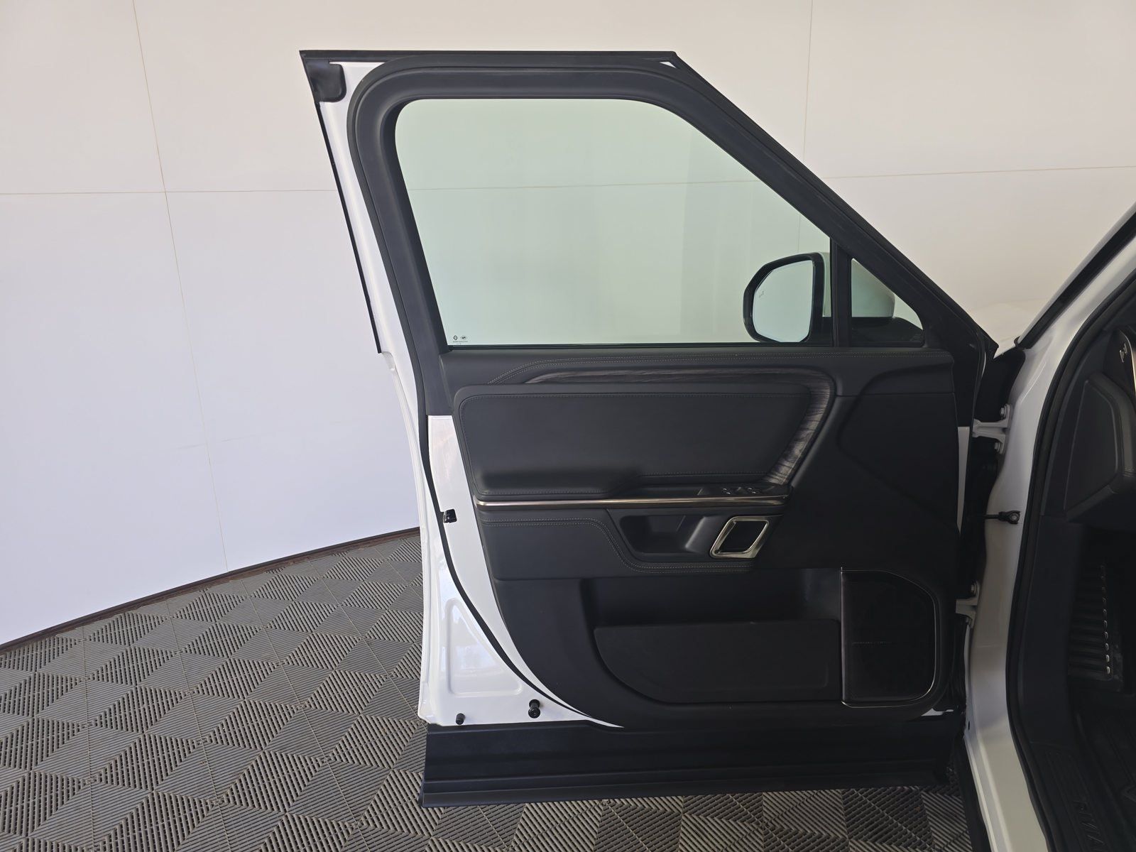 Used 2022 Rivian R1S Launch Edition Quad AWD/4WD image 16