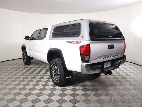 Used 2019 Toyota Tacoma TRD Off-Road image 7