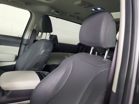 Used 2024 Kia Carnival SX Prestige FWD image 22