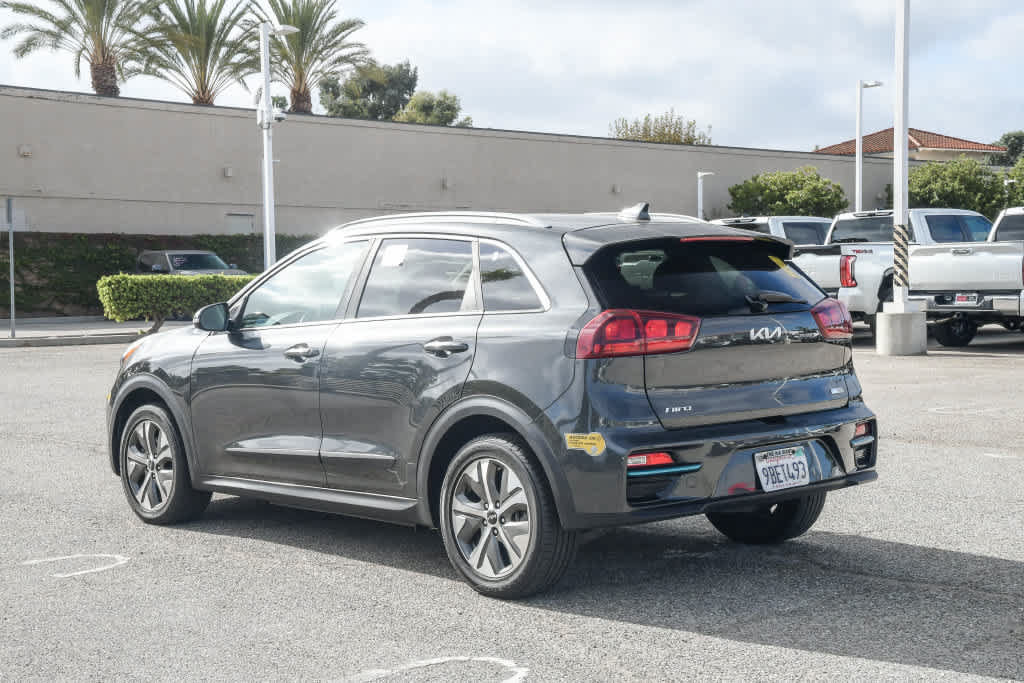 Used 2022 Kia Niro EX FWD image 7