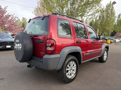 Used 2007 Jeep Liberty Sport image 3