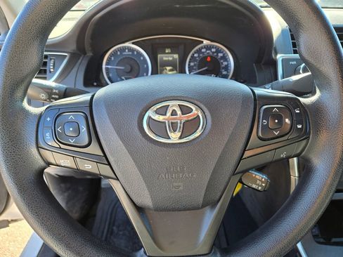 Used 2017 Toyota Camry LE image 9