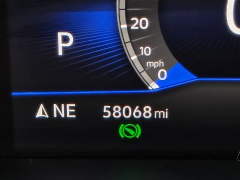 Used 2023 Volkswagen Taos SE w/ Panoramic Sunroof Package FWD image 23
