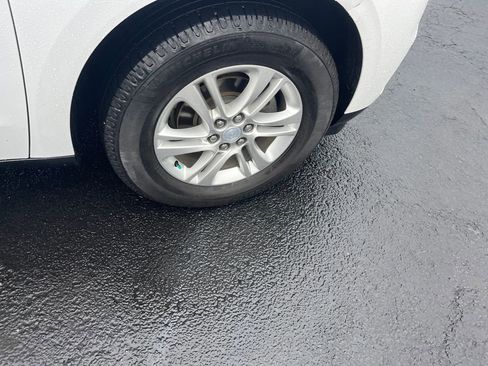 Used 2019 Buick Enclave Essence image 34