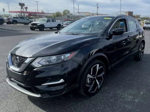 Used 2022 Nissan Rogue Sport SL image 5