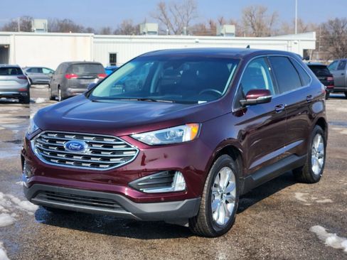 Used 2024 Ford Edge Titanium image 3