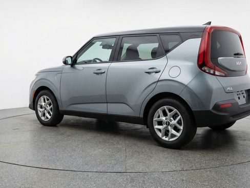 Used 2025 Kia Soul LX w/ LX Technology Package image 5