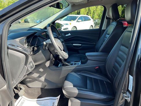 Used 2019 Ford Escape Titanium w/ U9j03 - Titanium Tow Package AWD/4WD image 4