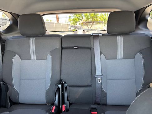 Used 2025 Chevrolet Blazer LT FWD image 39