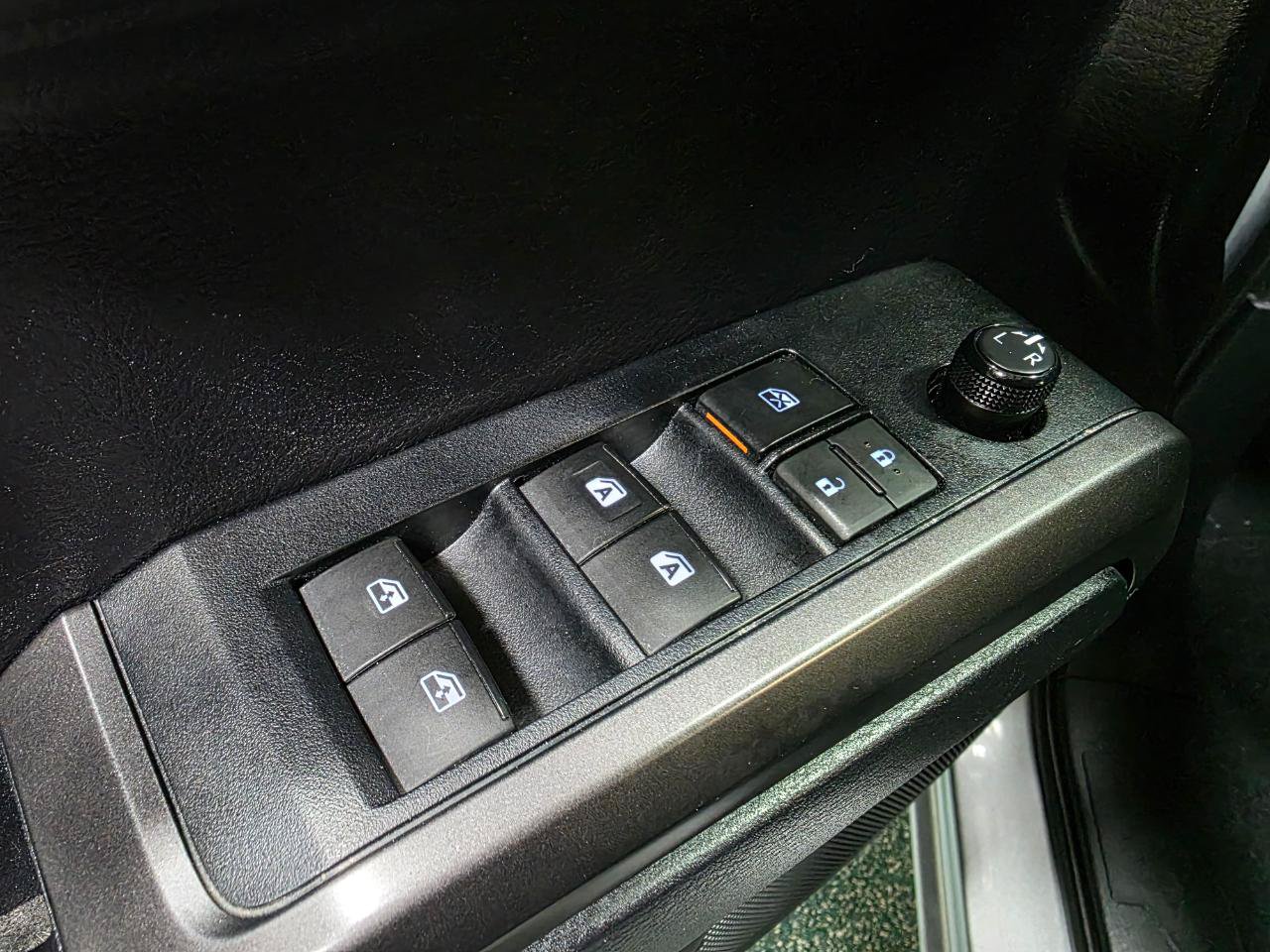 Used 2020 Toyota Tacoma TRD Sport AWD/4WD image 19