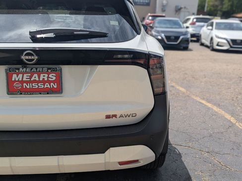 New 2026 Nissan Kicks SR w/ Cold Weather Package AWD/4WD image 13