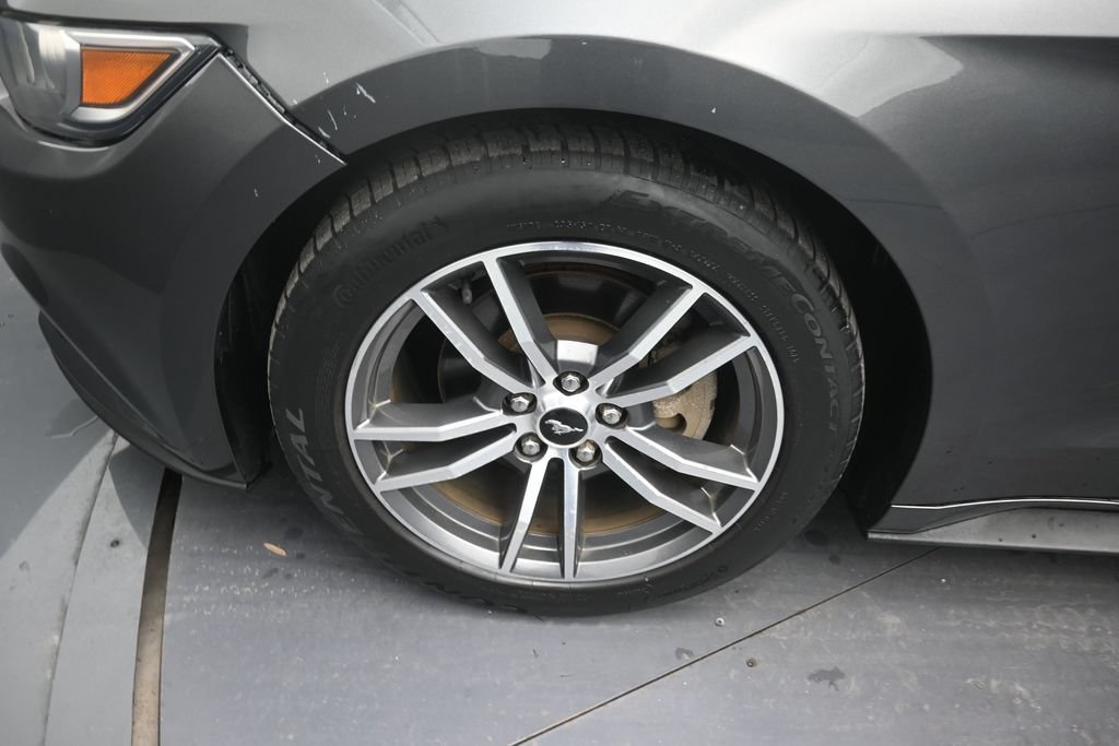 Used 2017 Ford Mustang Coupe RWD image 9