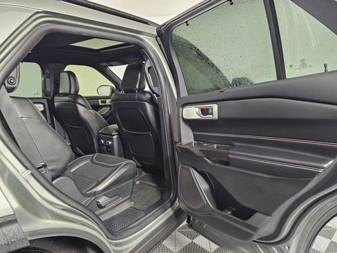 Used 2020 Ford Explorer ST w/ Premium Technology Package image 15