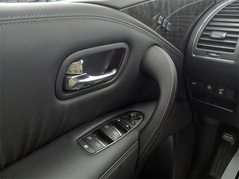 Used 2024 Nissan Armada Platinum w/ Captain's Chairs Package image 29