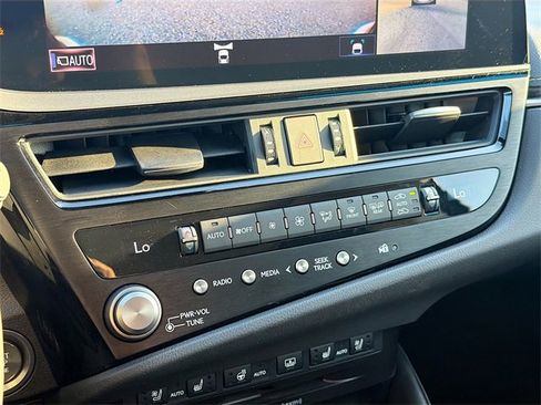 Used 2022 Lexus ES 350 Ultra Luxury image 35