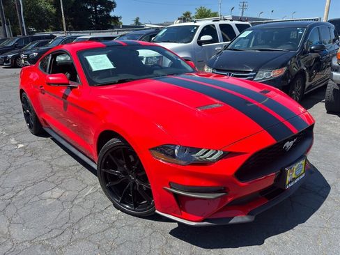 Used 2018 Ford Mustang Coupe RWD image 2