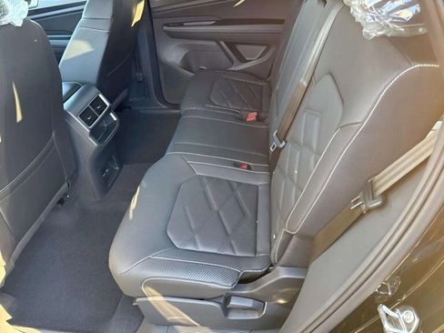 New 2026 Volkswagen Atlas Cross Sport SE image 5