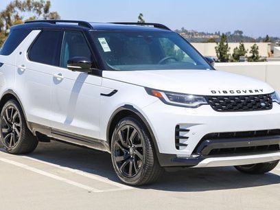 New 2025 Land Rover Discovery Dynamic SE