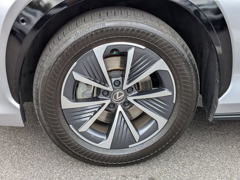 Used 2023 Lexus RZ 450e Premium w/ Technology Package AWD/4WD image 10