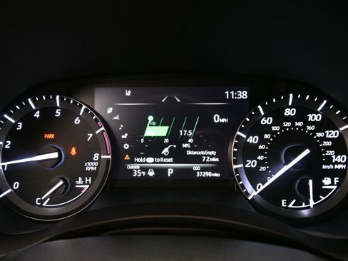 Certified 2021 Toyota Highlander XLE image 13