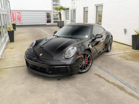 Used 2020 Porsche 911 Carrera 4S image 3