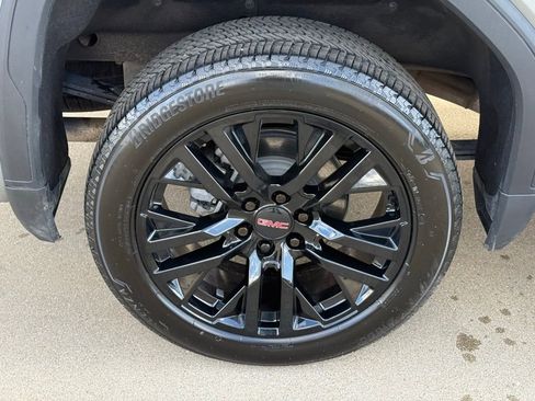 Used 2025 GMC Sierra 1500 SLT w/ SLT Premium Package image 14