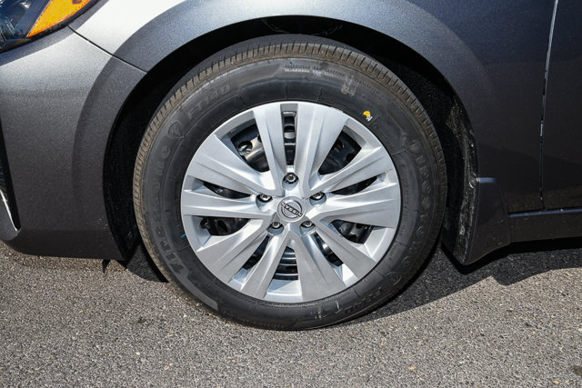 Used 2025 Nissan Sentra S FWD image 11
