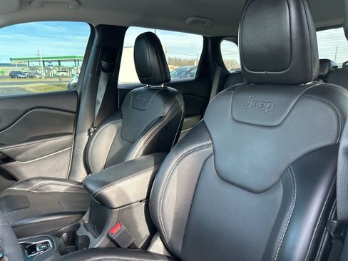 Used 2023 Jeep Cherokee Altitude Lux image 7