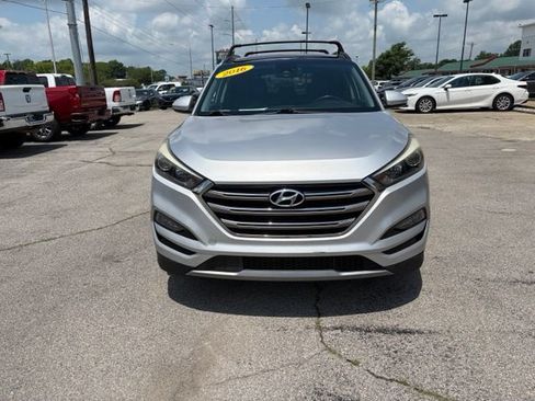 Used 2016 Hyundai Tucson Limited w/ Option Group 03 FWD image 2
