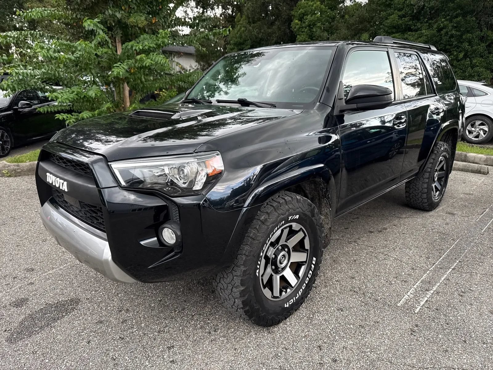 Used 2020 Toyota 4Runner TRD Off-Road AWD/4WD image 2