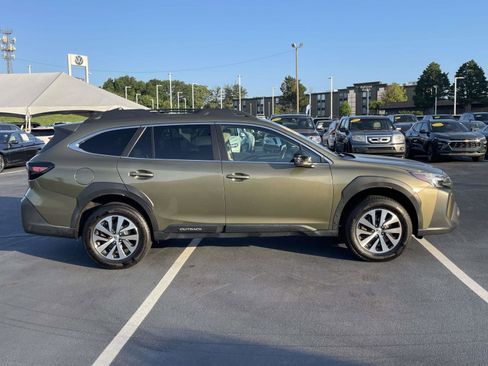 Used 2023 Subaru Outback Premium AWD/4WD image 8